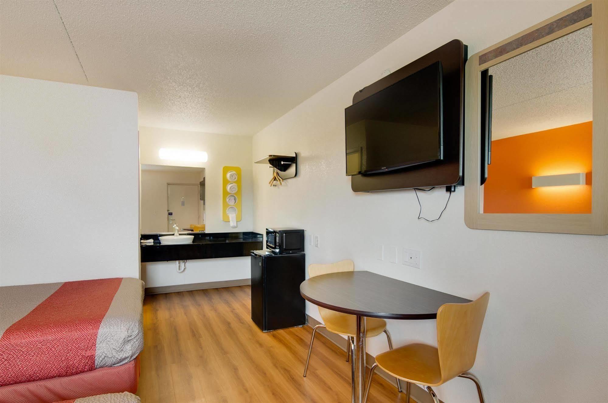 Motel 6-Salina, Ks Zewnętrze zdjęcie