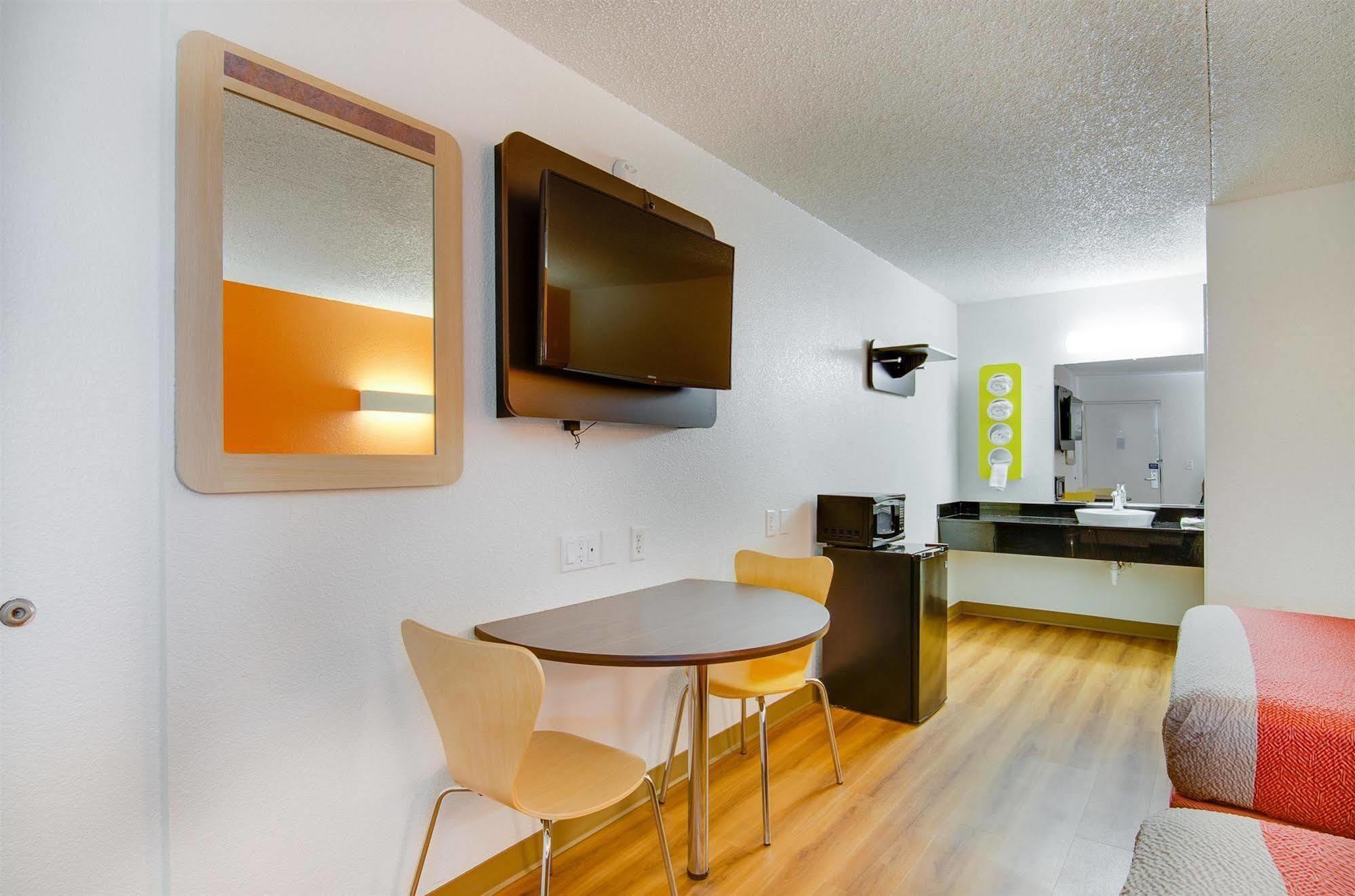 Motel 6-Salina, Ks Zewnętrze zdjęcie